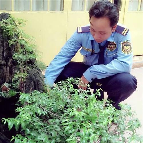 Chàng Bảo Vệ Cô Đơn