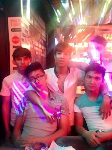hẹn hò - Hùng Bò-Nam -Tuổi:23 - Độc thân-TP Hồ Chí Minh-Người yêu lâu dài