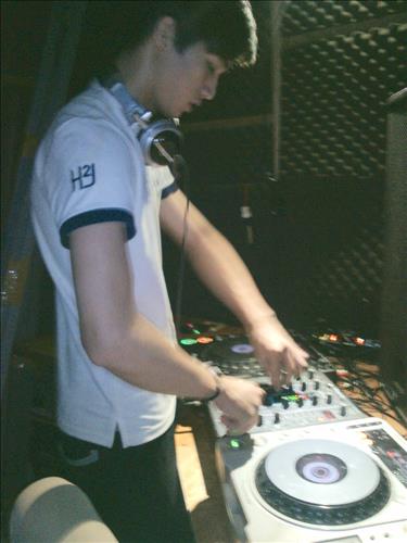 DJ Nhựt iris