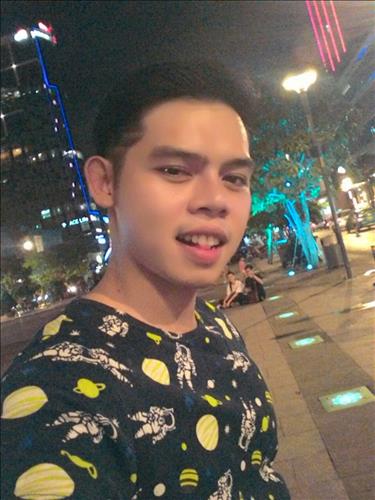 Tuấn Henry