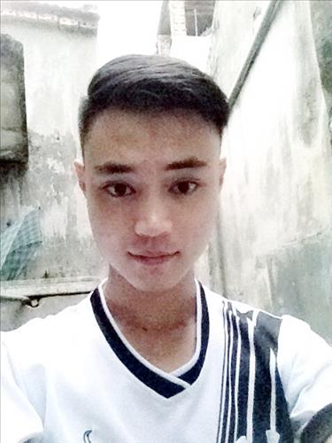 Tuyền Lee