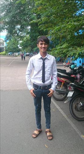hẹn hò - Lý Trần-Gay -Tuổi:23 - Độc thân-TP Hồ Chí Minh-Người yêu lâu dài