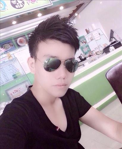 hẹn hò - Đinh Hoàng Viêt-Male -Age:25 - Single-TP Hồ Chí Minh-Friend - Best dating website, dating with vietnamese person, finding girlfriend, boyfriend.