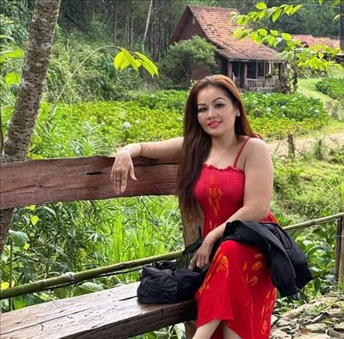 nhi yến
