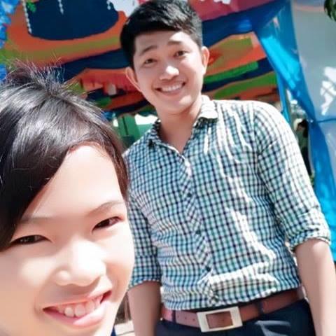 Anh ở đây và đợi em...