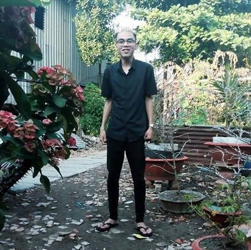 hẹn hò - Lê Thành Đạt-Nam -Tuổi:20 - Độc thân--Người yêu lâu dài