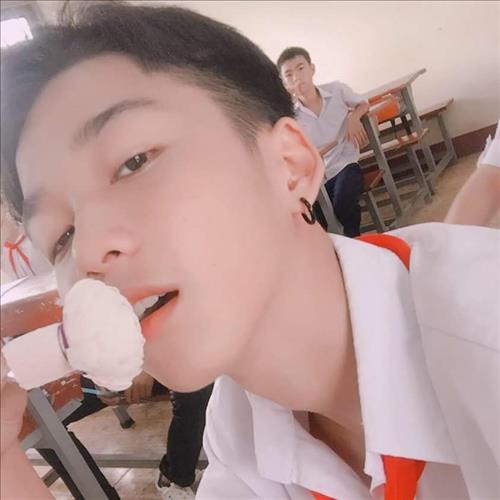 hẹn hò - phạm quốc huy -Nam -Tuổi:16 - Độc thân--Người yêu lâu dài