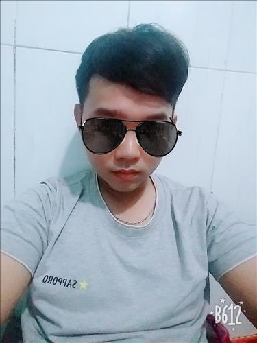nhan hoang