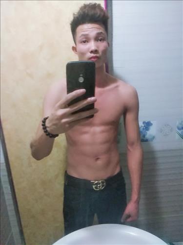 hẹn hò - Hoàng EV-Male -Age:23 - Single-Bắc Giang-Confidential Friend - Best dating website, dating with vietnamese person, finding girlfriend, boyfriend.