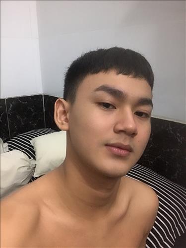 hẹn hò - Gia Huy-Male -Age:18 - Single-TP Hồ Chí Minh-Lover - Best dating website, dating with vietnamese person, finding girlfriend, boyfriend.