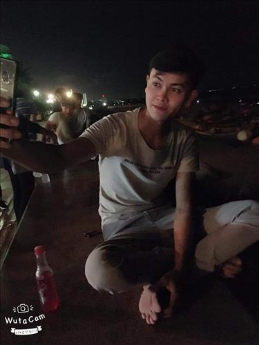 Kính Lê