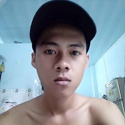 hẹn hò - Vinh Hunter-Nam -Tuổi:25 - Độc thân--Tìm bạn tâm sự
