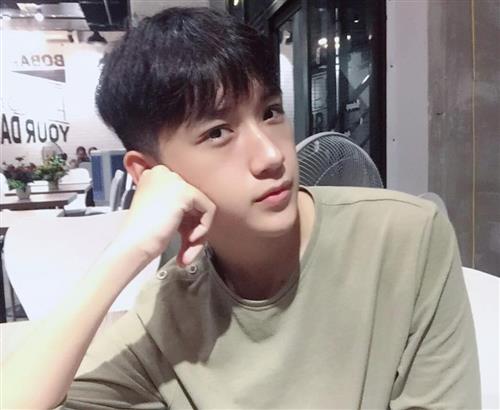 hẹn hò - Quốc Huy-Male -Age:20 - Single-TP Hồ Chí Minh-Lover - Best dating website, dating with vietnamese person, finding girlfriend, boyfriend.