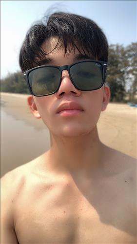 hẹn hò - Nguyễn Đình Thuận-Male -Age:20 - Single-TP Hồ Chí Minh-Lover - Best dating website, dating with vietnamese person, finding girlfriend, boyfriend.