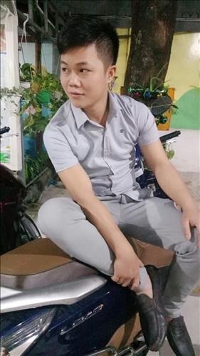 hẹn hò - Hoàng Anh official-Male -Age:27 - Single-Bình Dương-Confidential Friend - Best dating website, dating with vietnamese person, finding girlfriend, boyfriend.
