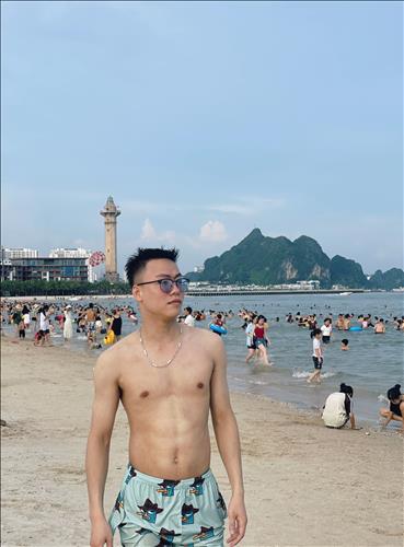 Hùng Mạnh