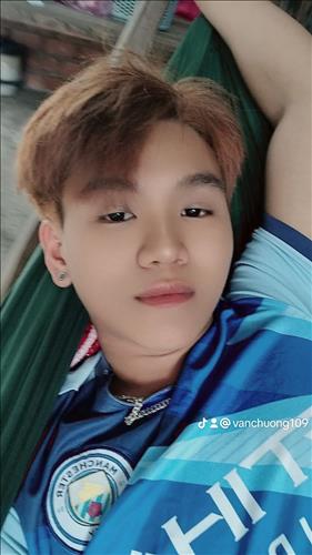 hẹn hò - Chương Văn-Male -Age:18 - Single-Bình Dương-Lover - Best dating website, dating with vietnamese person, finding girlfriend, boyfriend.