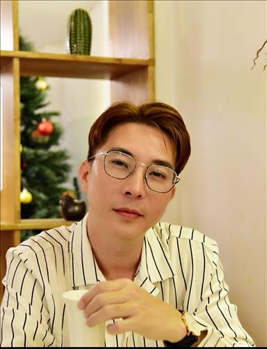 Nguyễn Việt Hoàng