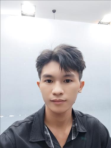 hẹn hò - Trương Trương-Nam -Tuổi:22 - Độc thân-Bình Dương-Tìm bạn tâm sự