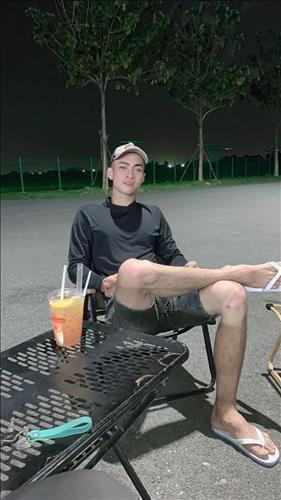 hẹn hò - Nguyên Quốc Nguyên-Nam -Tuổi:24 - Độc thân-Long An-Người yêu lâu dài